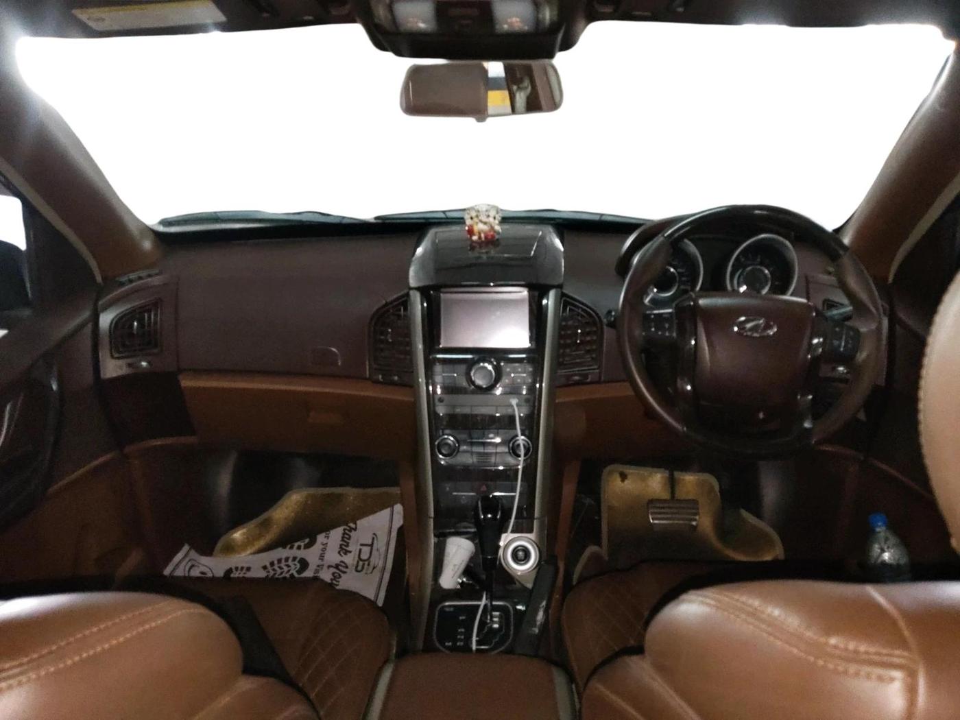 2016 Mahindra XUV500 W10 AT, Diesel, Automatic, 1,05,253 km, interior