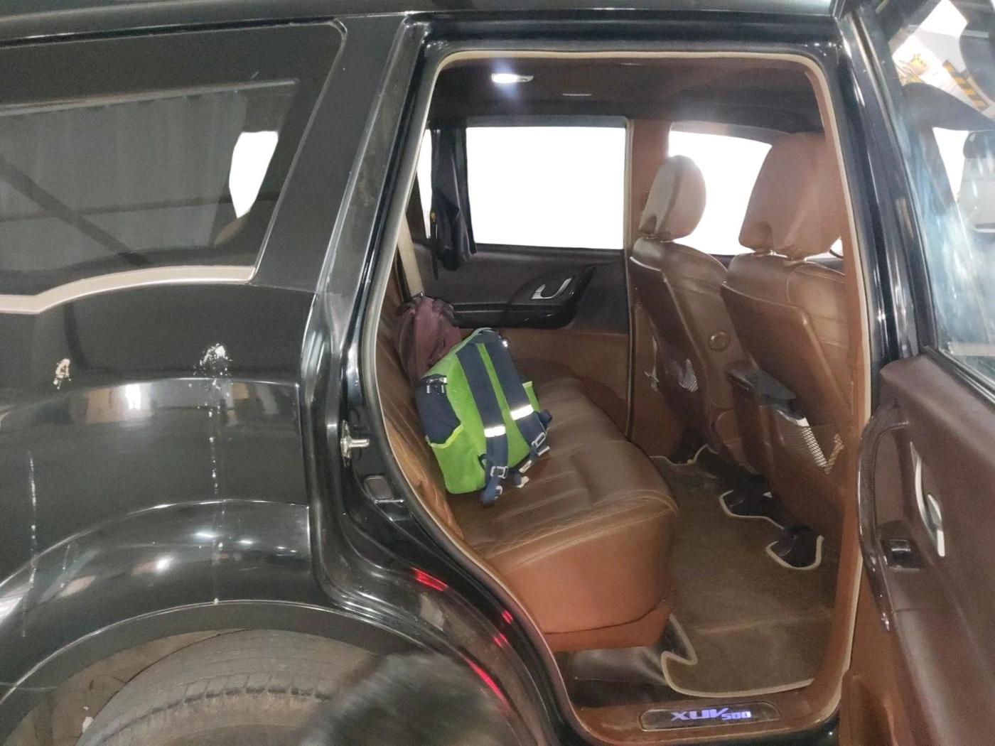 2016 Mahindra XUV500 W10 AT, Diesel, Automatic, 1,05,253 km, interior