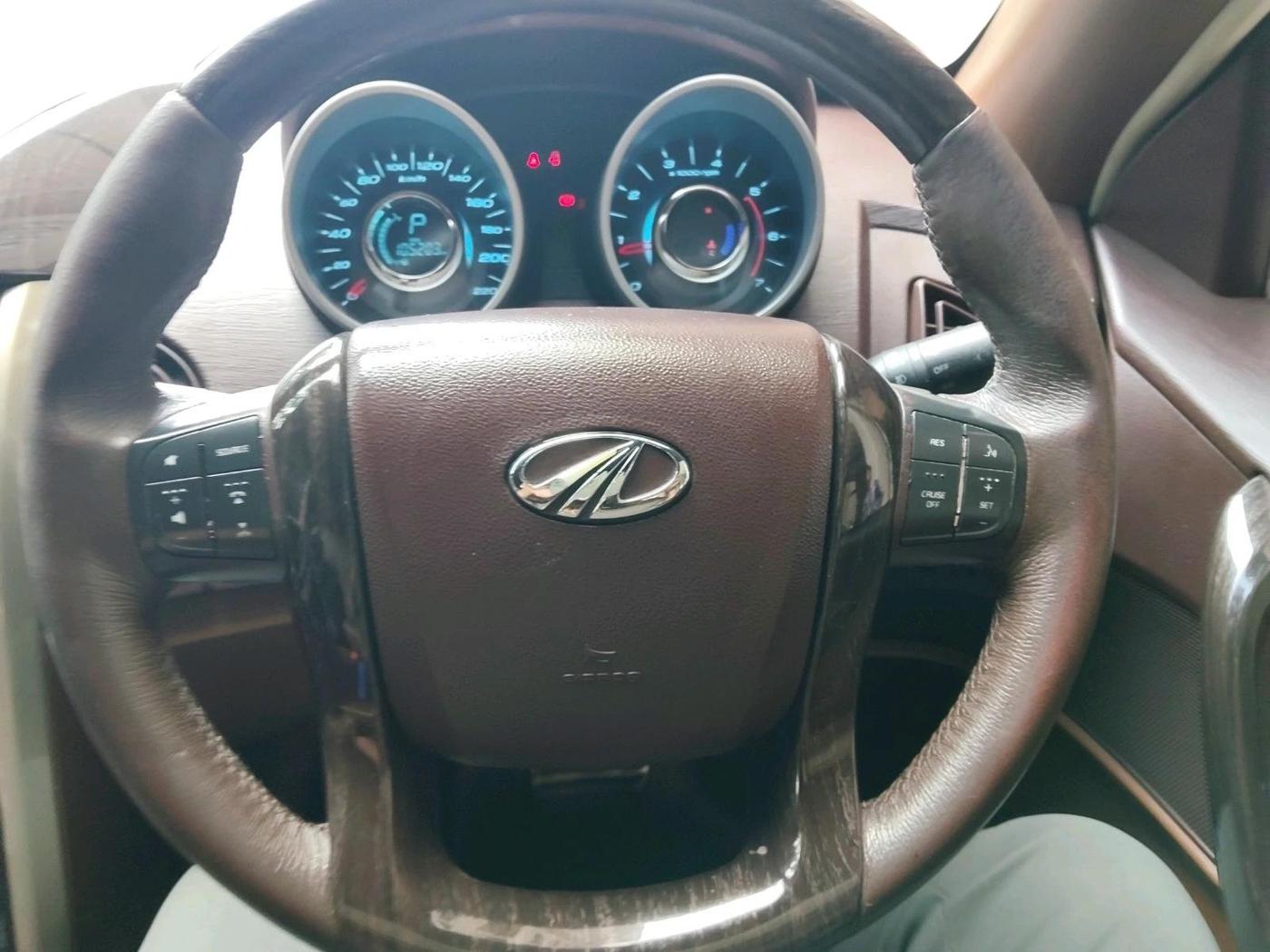 2016 Mahindra XUV500 W10 AT, Diesel, Automatic, 1,05,253 km, interior