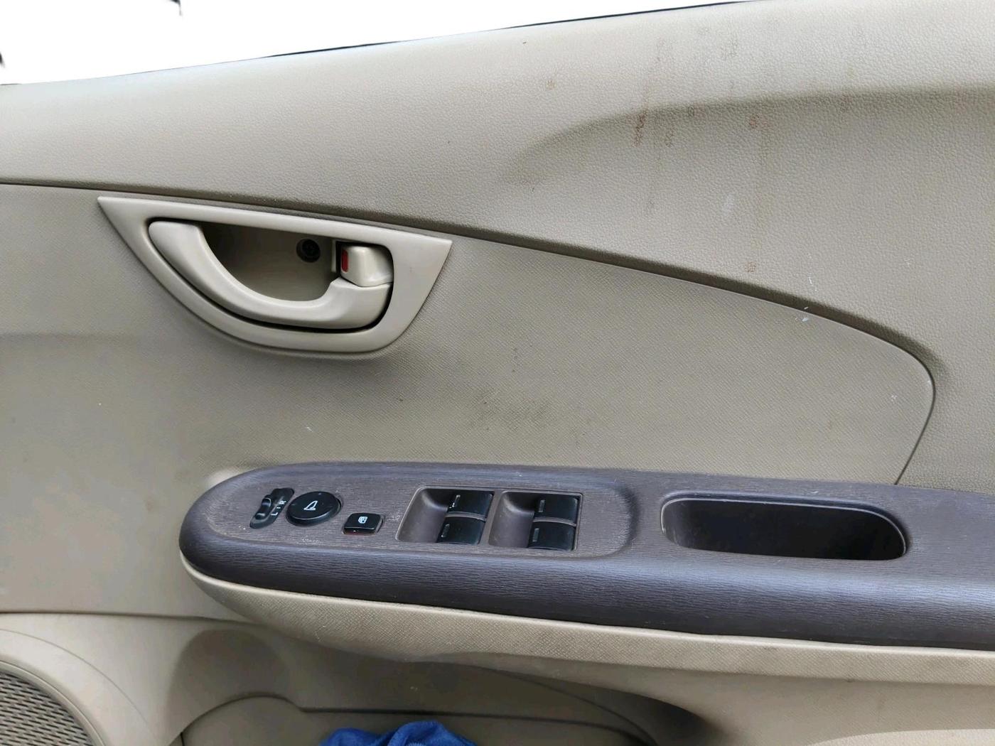 2013 Honda Amaze 1.5L I-DTEC S, Diesel, Manual, 64,751 km, interior
