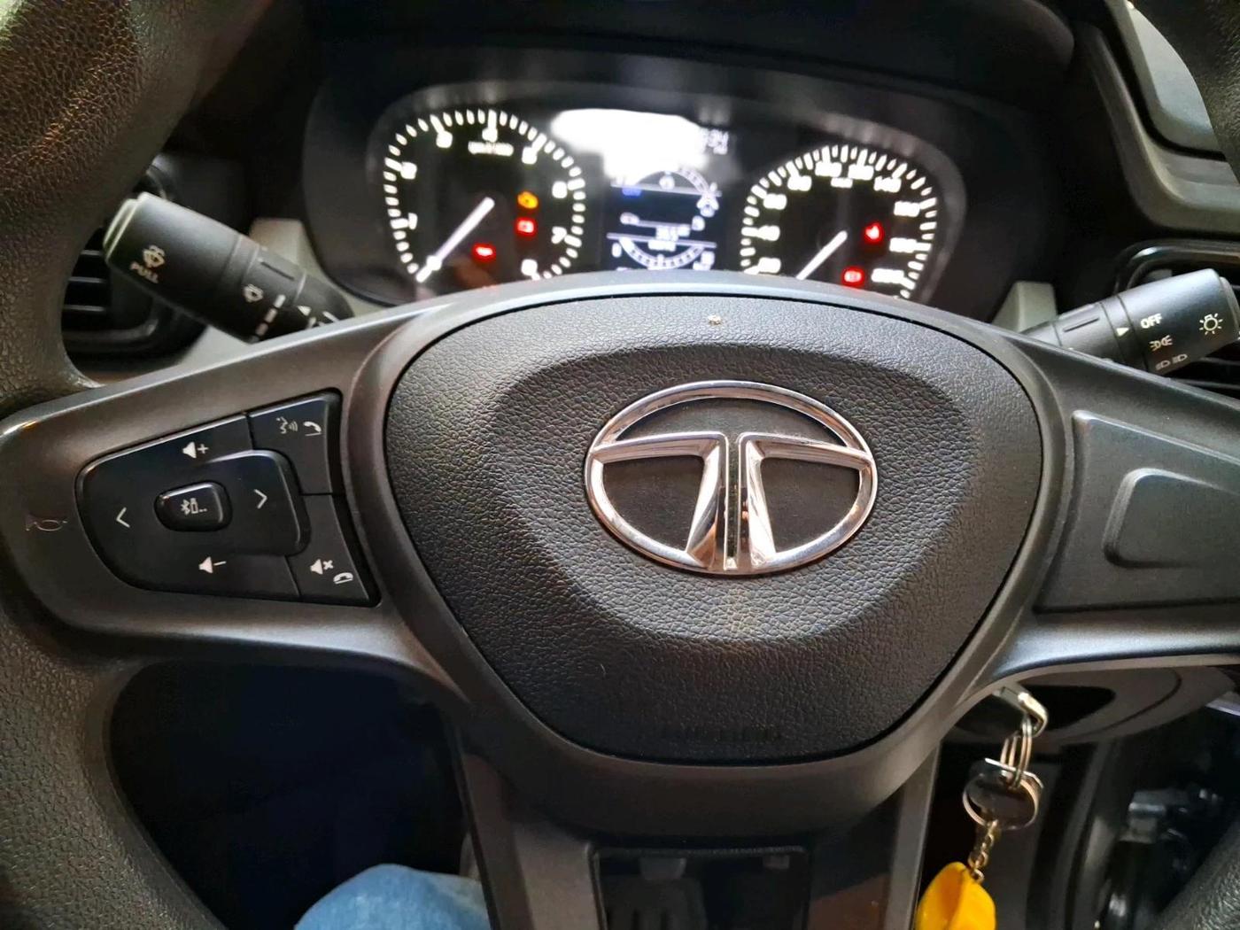 2023 Tata PUNCH ADVENTURE RHYTHM PACK MT, Petrol, Manual, 39,784 km, interior