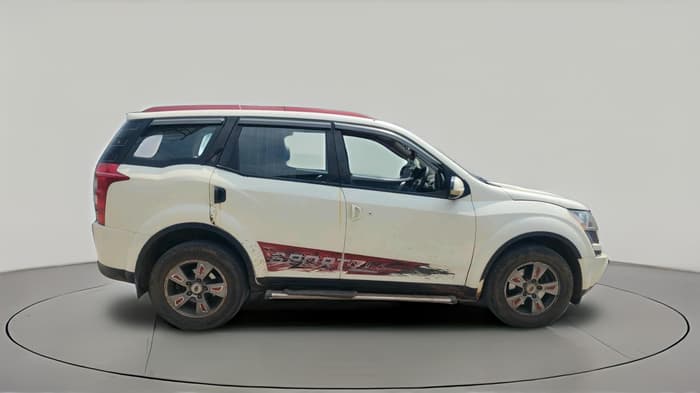 2014 Mahindra XUV500 W8, Diesel, Manual, 80,172 km, exterior