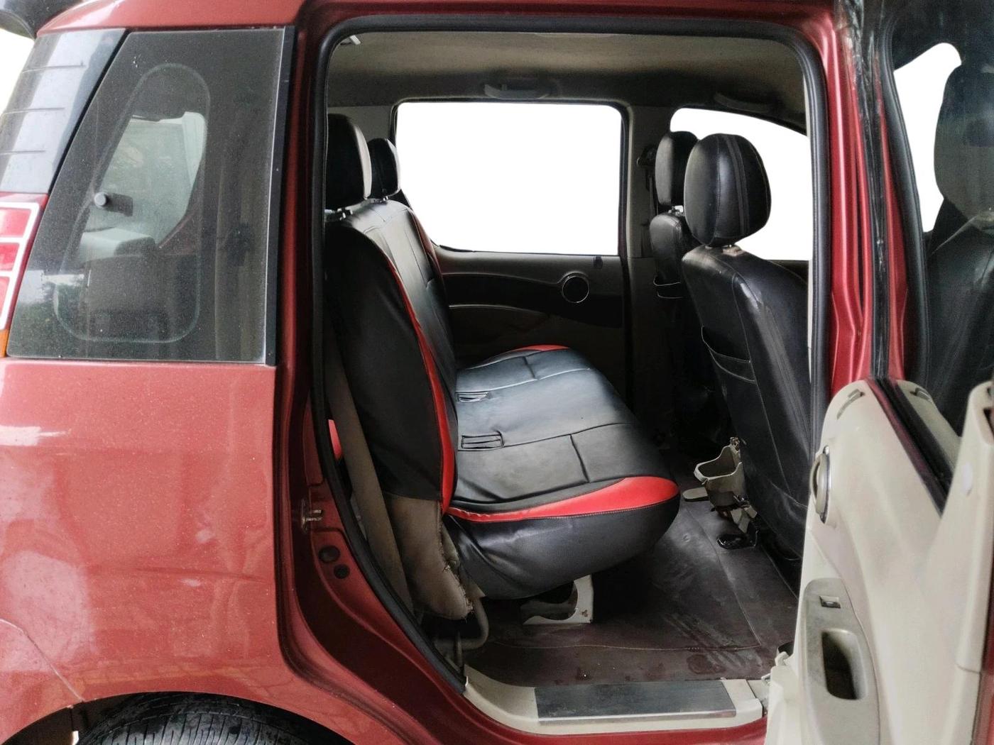 2012 Mahindra Quanto C6, Diesel, Manual, 95,630 km, interior