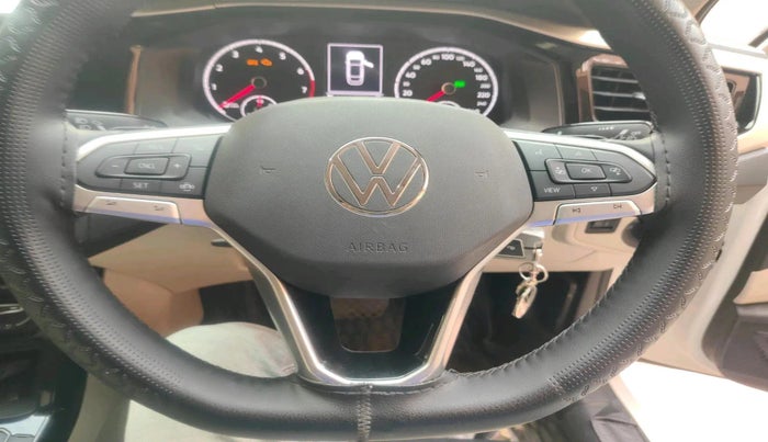 2025 Volkswagen VIRTUS HIGHLINE TSI 1.0 AT, Petrol, Automatic, 7,541 km, interior