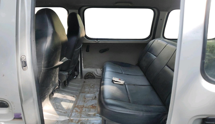 2010 Maruti Eeco 5 STR WITH A/C+HTR, Petrol, Manual, 71,598 km, interior
