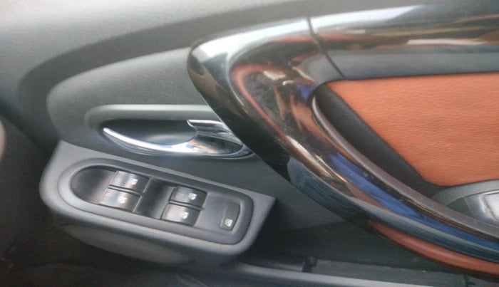 2013 Renault Duster 110 PS RXZ DIESEL, Diesel, Manual, 98,929 km, interior