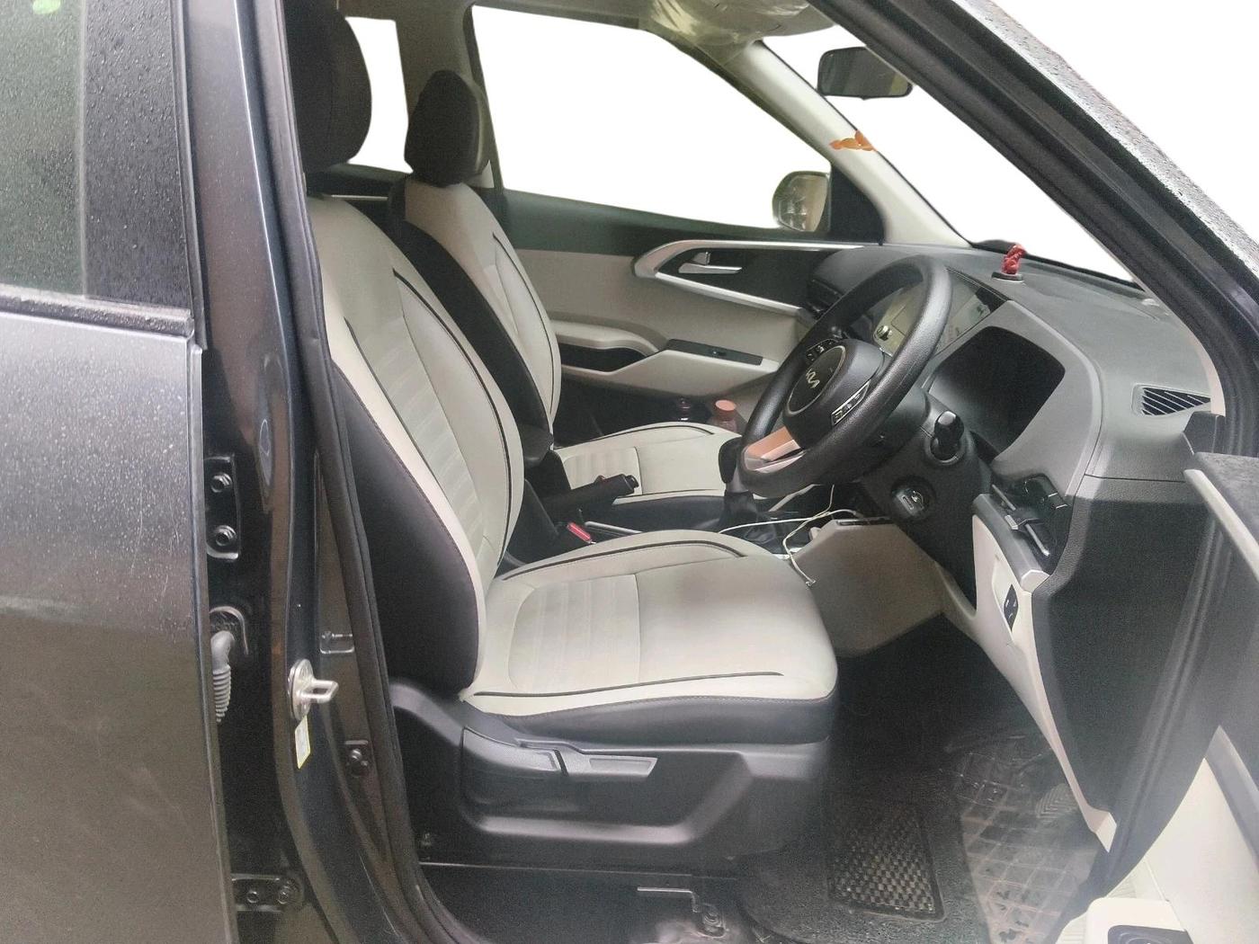 2022 KIA CARENS PRESTIGE 1.5 PETROL 7 STR, Petrol, Manual, 36,080 km, interior
