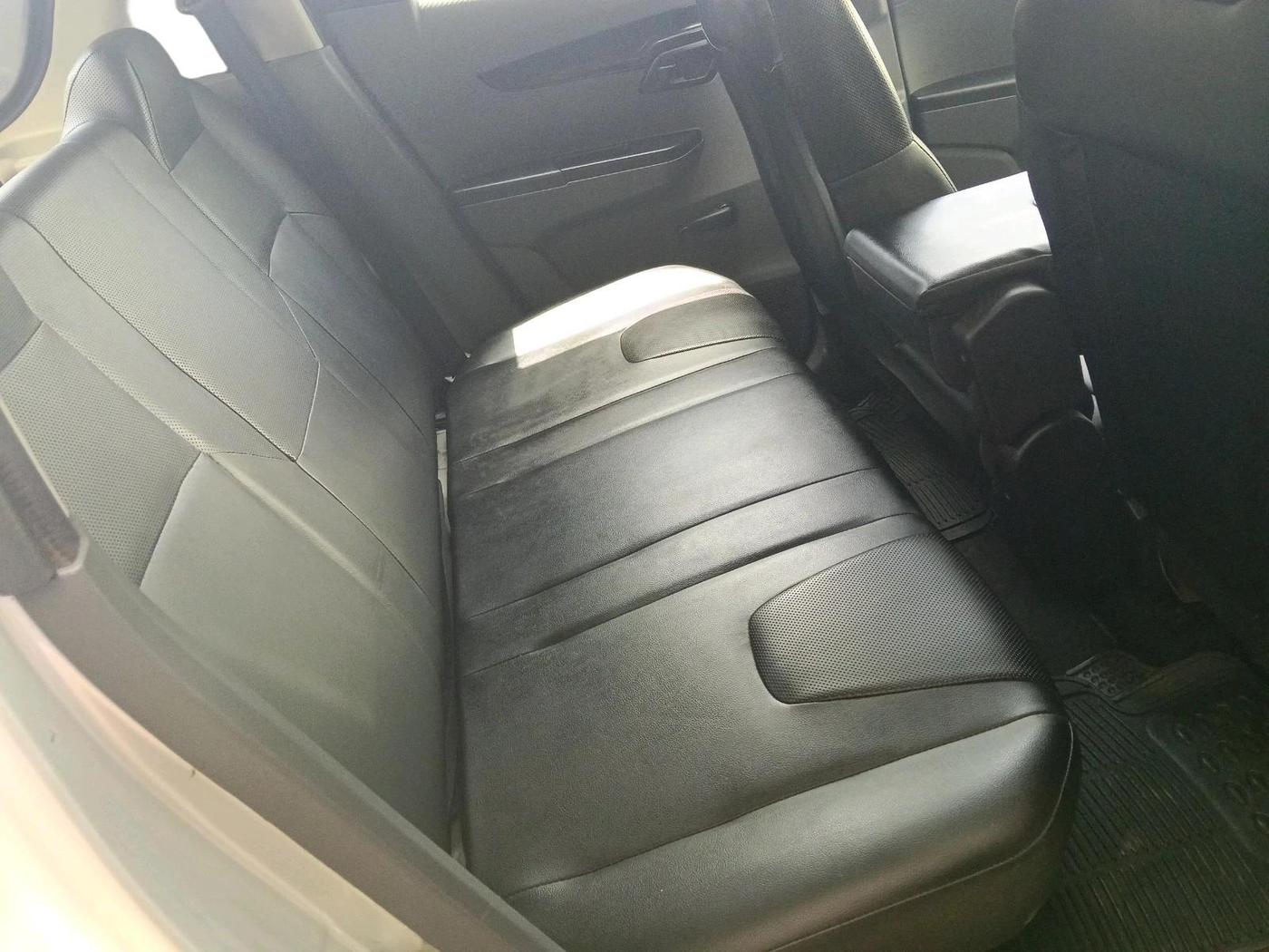 2018 Mahindra KUV 100 NXT K2+ P 6 STR, Petrol, Manual, 1,01,070 km, interior