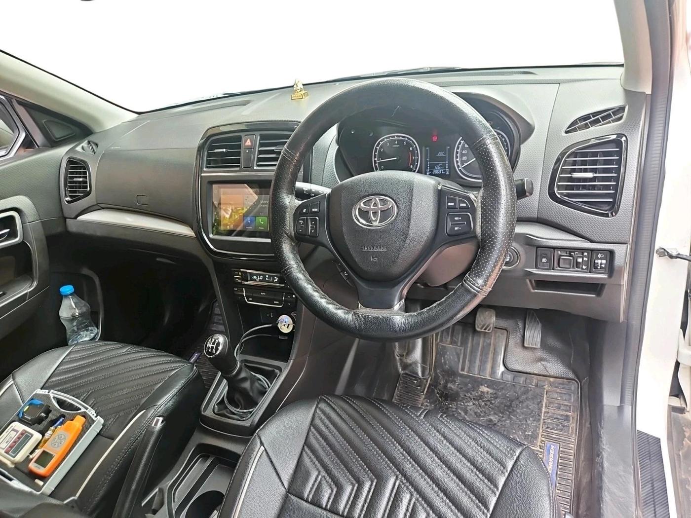 2022 Toyota URBAN CRUISER HIGH GRADE MT, Petrol, Manual, 28,637 km, interior