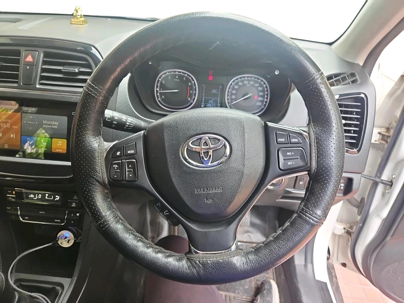2022 Toyota URBAN CRUISER HIGH GRADE MT, Petrol, Manual, 28,637 km, interior