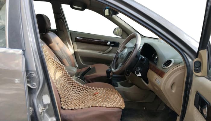 2011 Chevrolet Optra Magnum LS 2.0 TCDI, Diesel, Manual, 1,33,127 km, interior