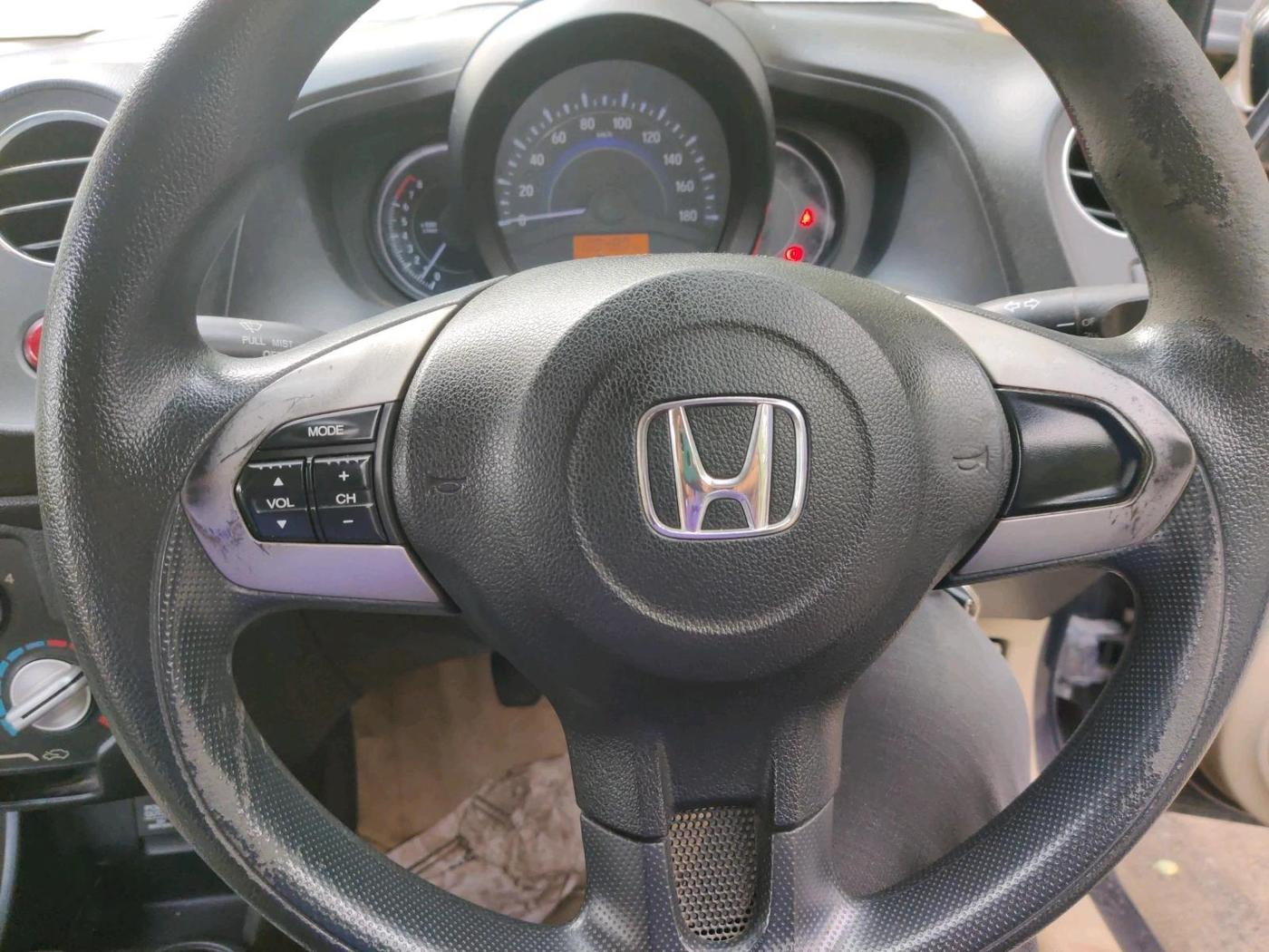 2015 Honda Amaze 1.2L I-VTEC S, Petrol, Manual, 1,00,480 km, interior
