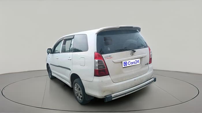 2012 Toyota Innova GX 2.5 8 STR, Diesel, Manual, 1,19,508 km, exterior