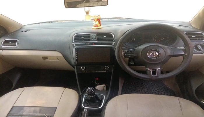 2014 Volkswagen Polo HIGHLINE DIESEL, Diesel, Manual, 1,05,327 km, interior