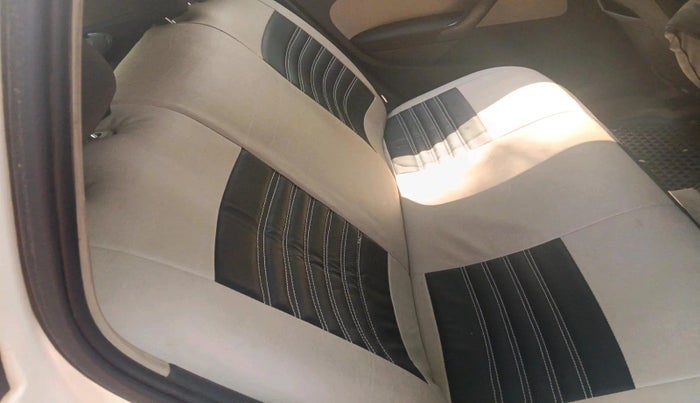 2014 Volkswagen Polo HIGHLINE DIESEL, Diesel, Manual, 1,05,327 km, interior