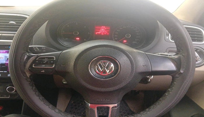 2014 Volkswagen Polo HIGHLINE DIESEL, Diesel, Manual, 1,05,327 km, interior