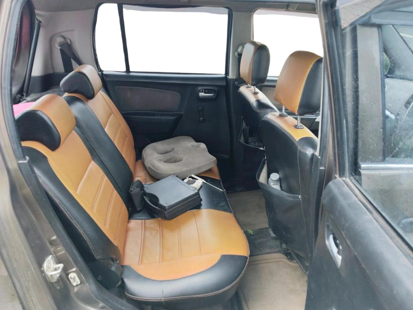 2013 Maruti Wagon R 1.0 LXI CNG, CNG, Manual, 2,86,982 km, interior