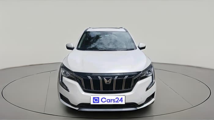 2022 Mahindra XUV700 AX 7 LUXURY D AWD AT 7 STR, Diesel, Automatic, 1,03,998 km, exterior