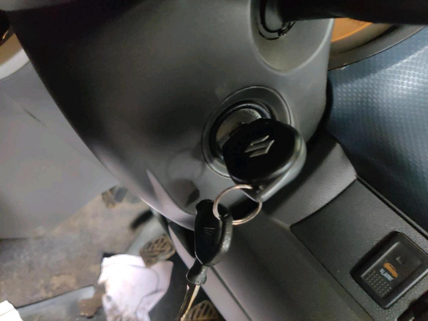 2011 Maruti Ritz ZXI, Petrol, Manual, 1,37,371 km, interior