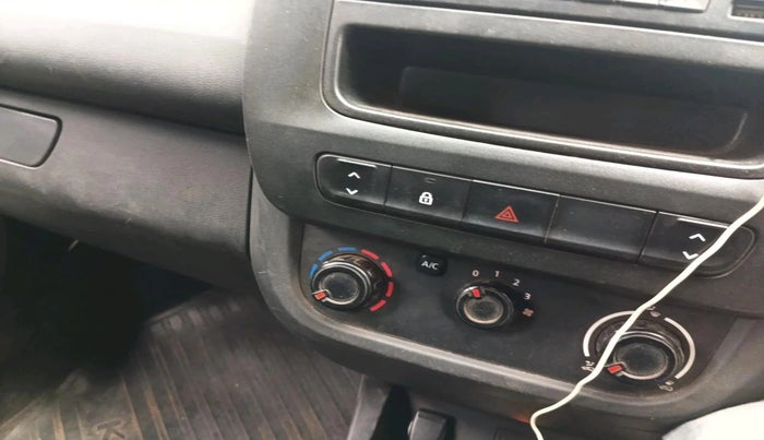 2021 Renault Kwid RXL, CNG, Manual, 92,411 km, interior