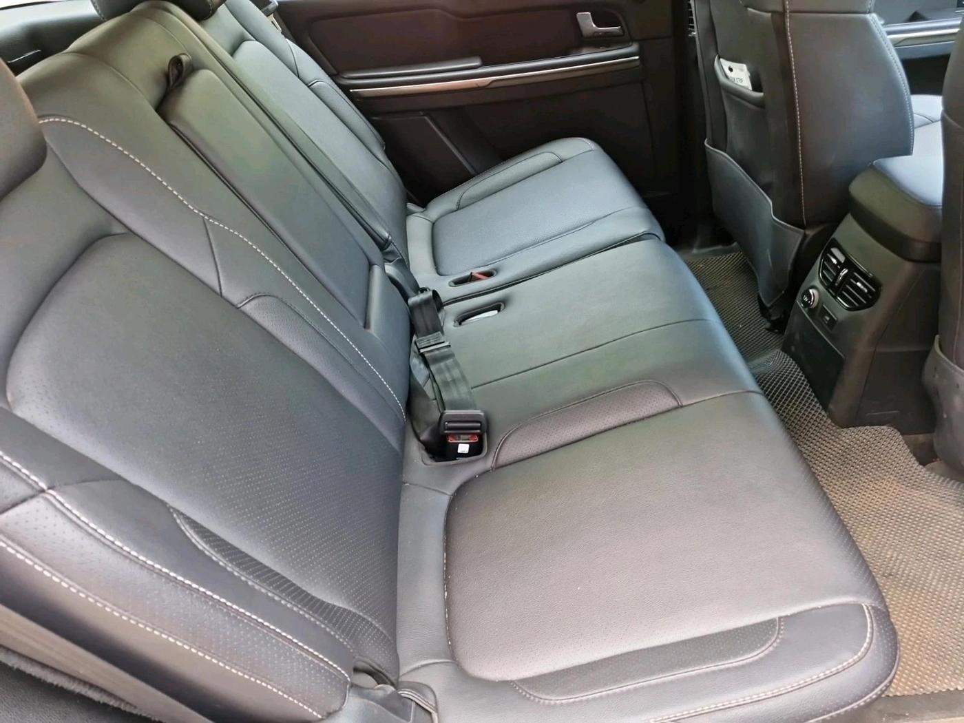 2017 Tata Hexa XTA 4X2 7 STR, Diesel, Automatic, 80,235 km, interior