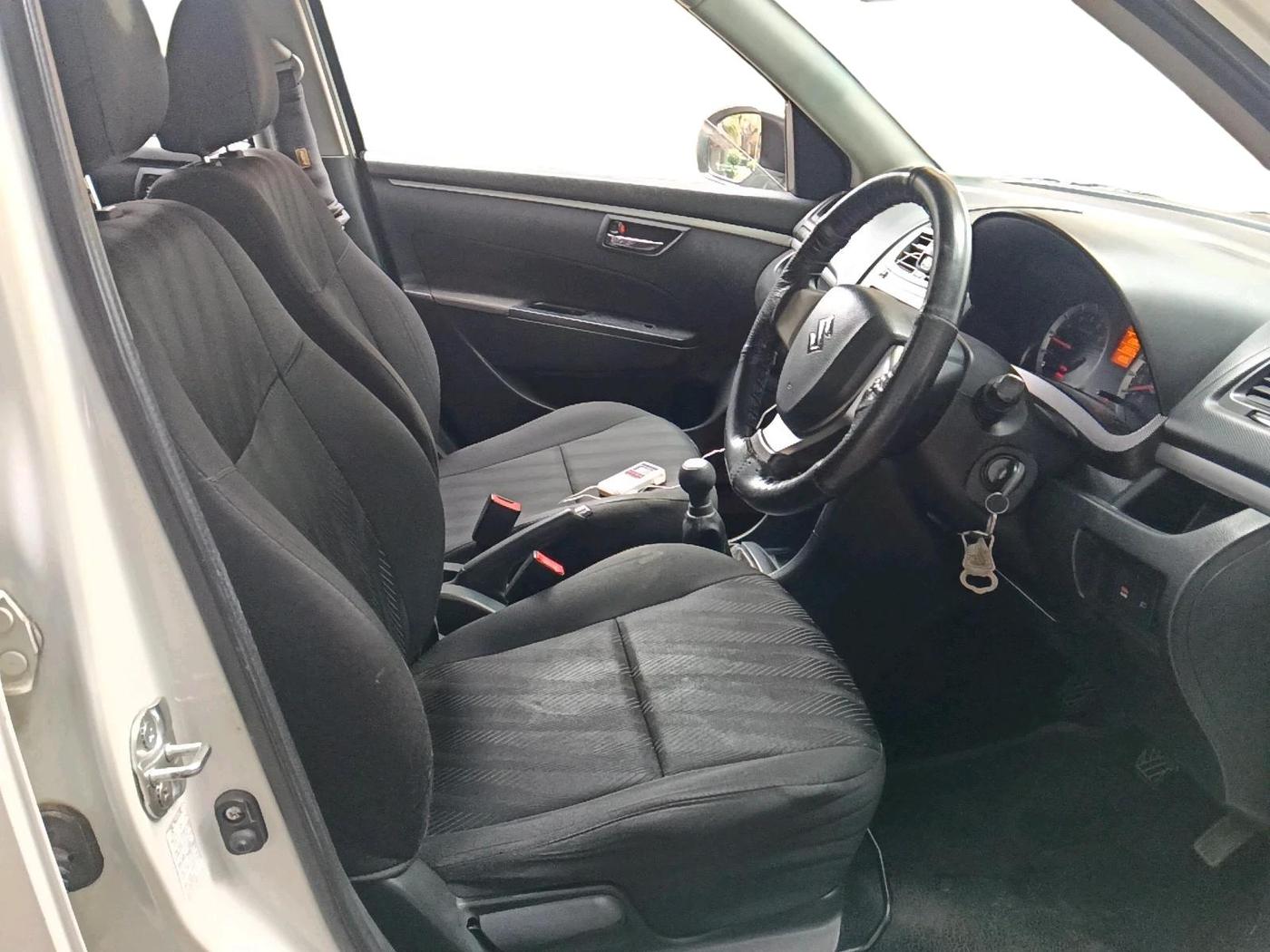 2012 Maruti Swift VXI, Petrol, Manual, 25,697 km, interior