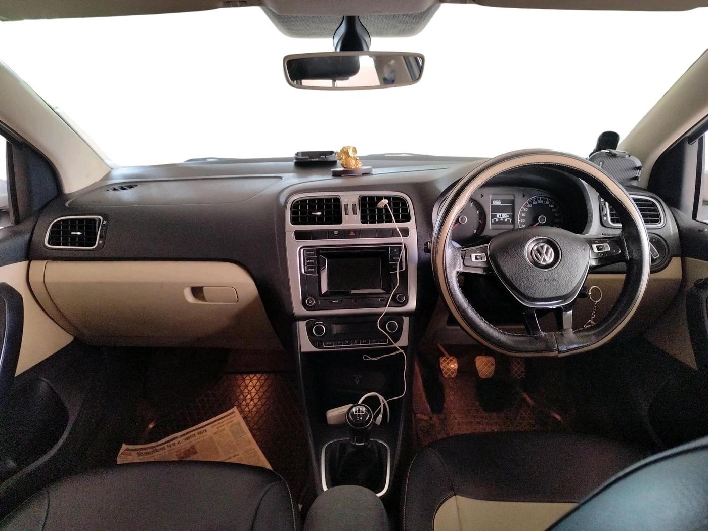 2016 Volkswagen Ameo HIGHLINE1.2L, Petrol, Manual, 87,190 km, interior