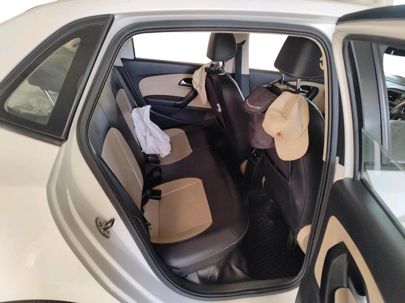 2016 Volkswagen Ameo HIGHLINE1.2L, Petrol, Manual, 87,190 km, interior