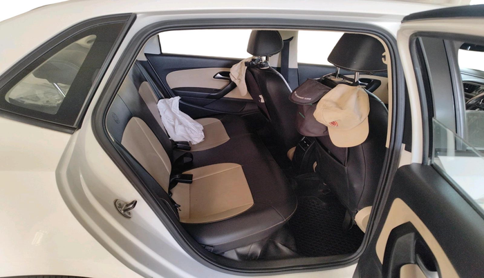 2016 Volkswagen Ameo HIGHLINE1.2L, Petrol, Manual, 87,190 km, interior