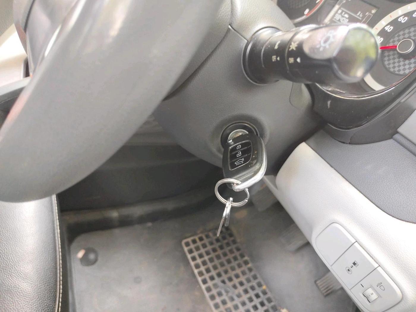2020 Hyundai GRAND I10 NIOS SPORTZ 1.2 KAPPA VTVT CNG, CNG, Manual, 78,262 km, interior