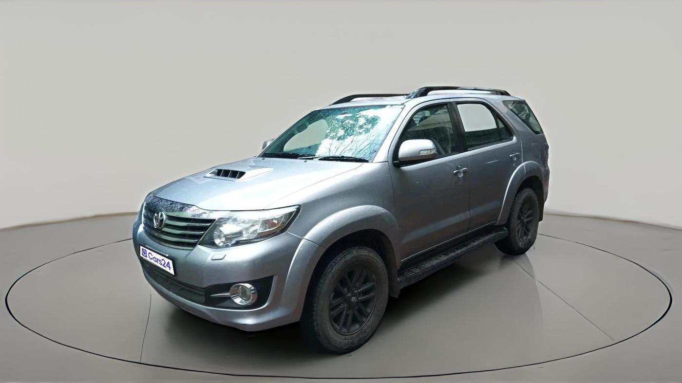 2015 Toyota Fortuner 3.0 4X4 MT, Diesel, Manual, 89,665 km, exterior