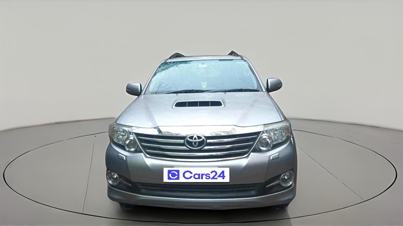 2015 Toyota Fortuner 3.0 4X4 MT, Diesel, Manual, 89,665 km, exterior