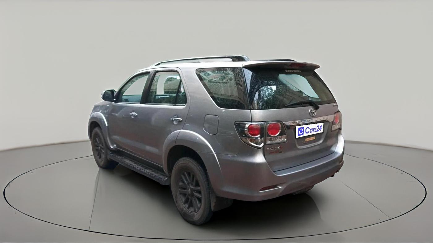 2015 Toyota Fortuner 3.0 4X4 MT, Diesel, Manual, 89,665 km, exterior
