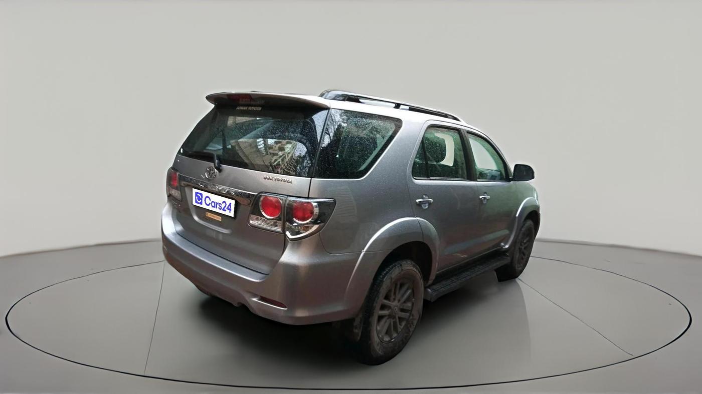 2015 Toyota Fortuner 3.0 4X4 MT, Diesel, Manual, 89,665 km, exterior