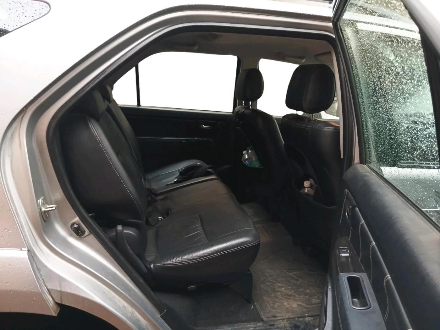 2015 Toyota Fortuner 3.0 4X4 MT, Diesel, Manual, 89,665 km, interior