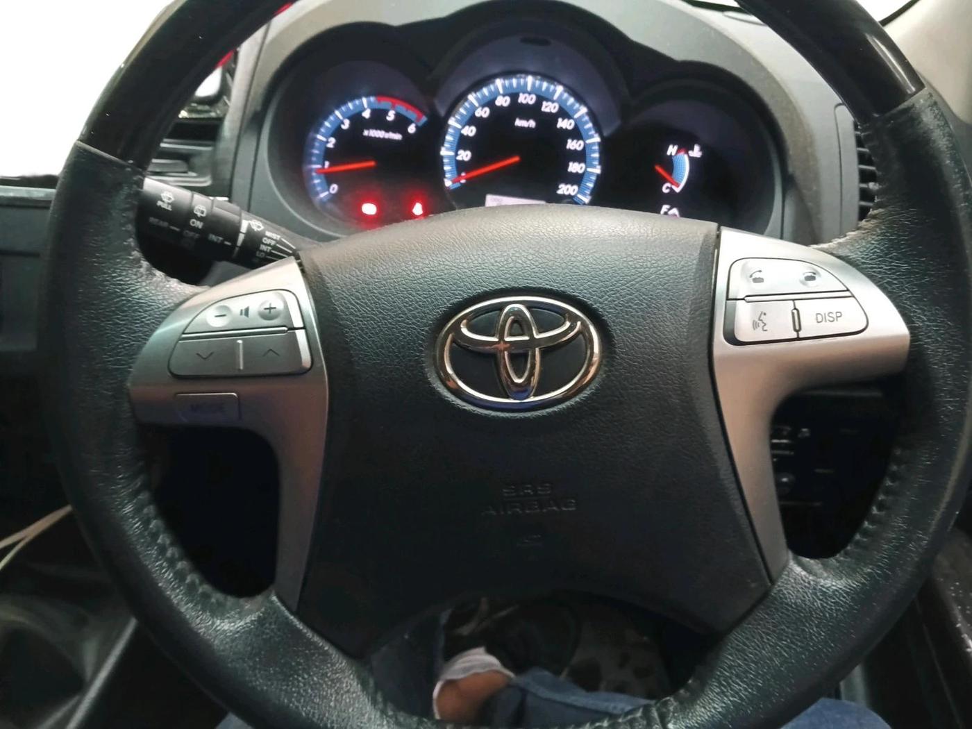 2015 Toyota Fortuner 3.0 4X4 MT, Diesel, Manual, 89,665 km, interior