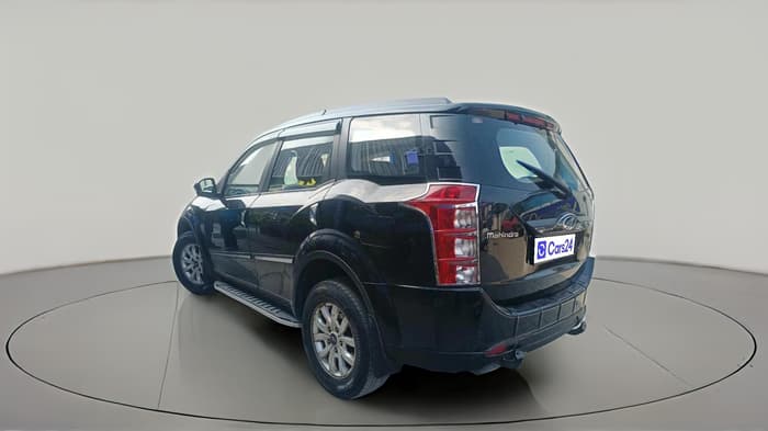 2015 Mahindra XUV500 W10, Diesel, Manual, 99,585 km, exterior