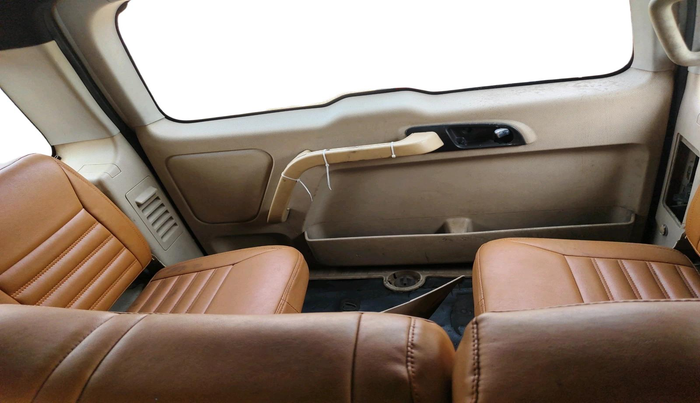 2013 Tata Safari Storme 2.2 VX 4X2, Diesel, Manual, 1,29,147 km, interior