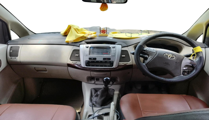 2012 Toyota Innova VX 2.5 8 STR, Diesel, Manual, 2,36,778 km, interior