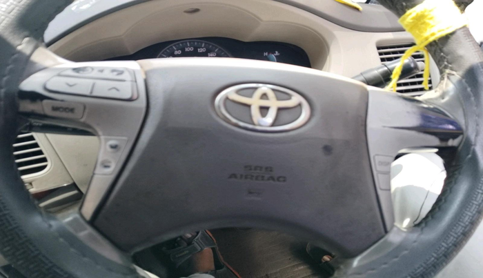 2012 Toyota Innova VX 2.5 8 STR, Diesel, Manual, 2,36,778 km, interior