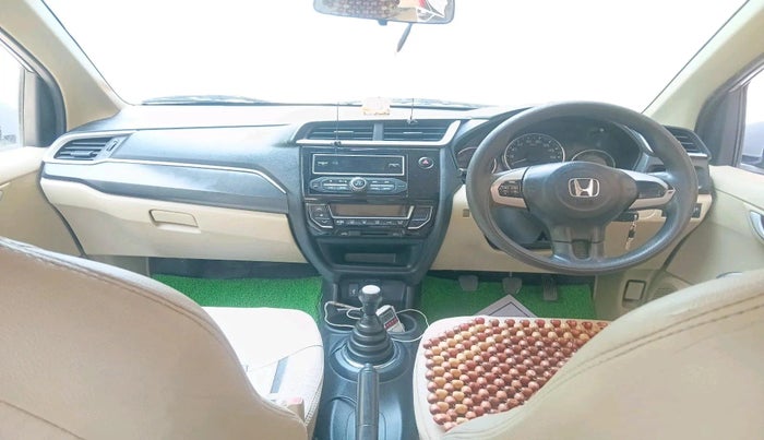 2016 Honda Amaze 1.5L I-DTEC VX, Diesel, Manual, 2,74,676 km, interior
