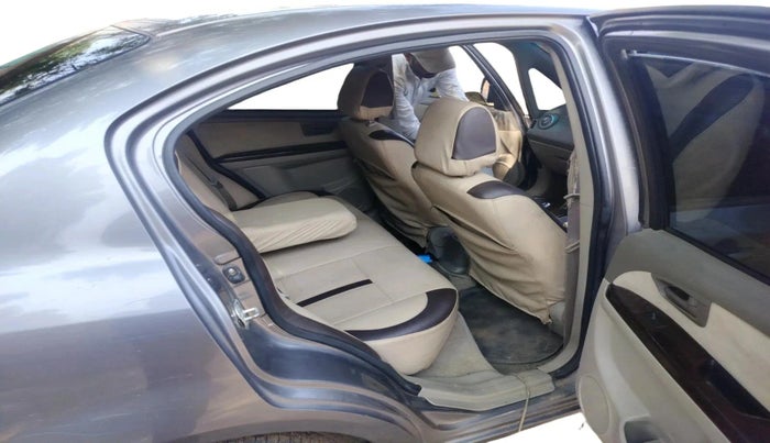 2011 Maruti SX4 VXI, CNG, Manual, 1,07,065 km, interior