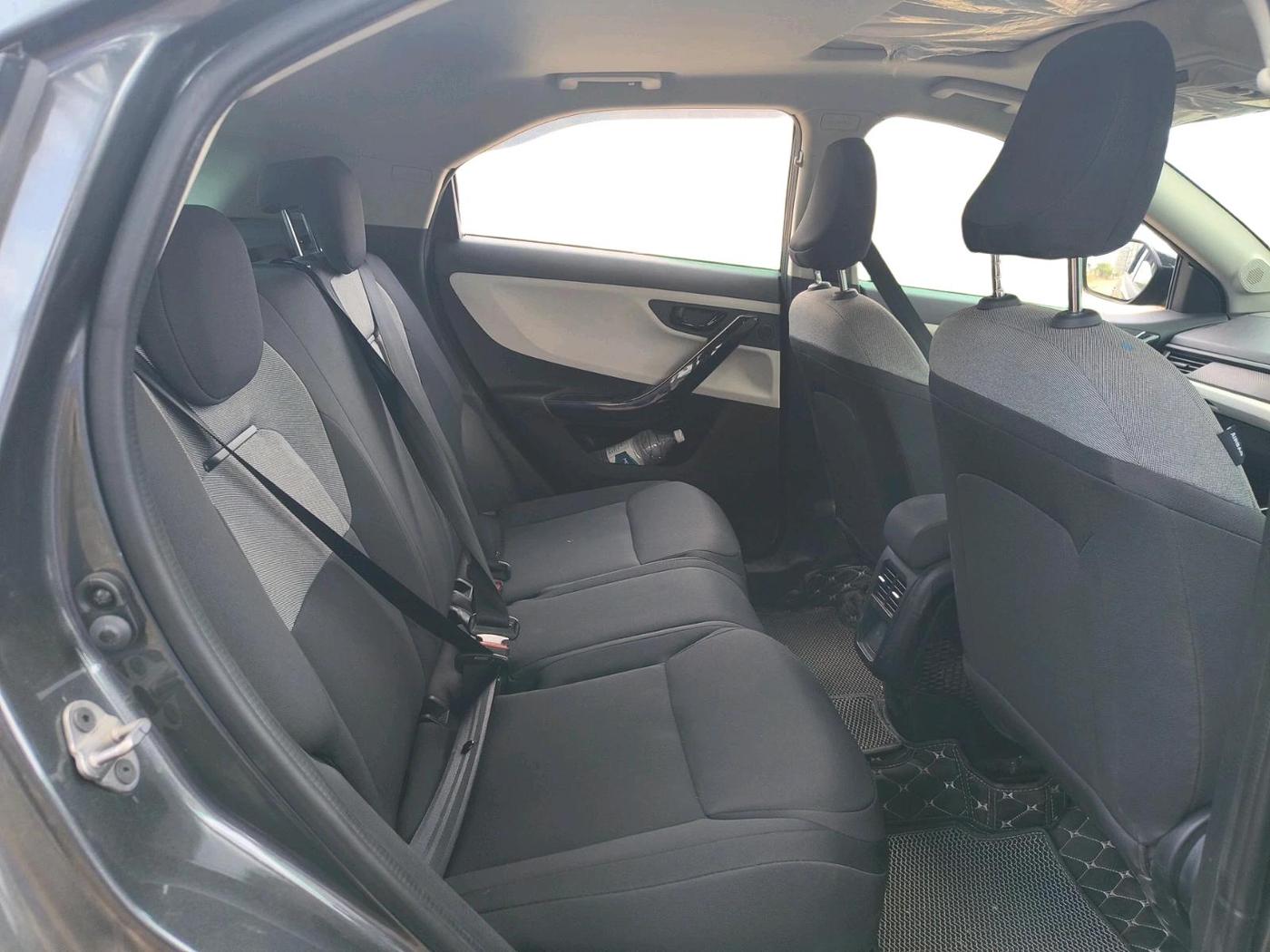 2025 Tata NEXON Pure Plus (S) 1.2 Petrol 6AMT, Petrol, Automatic, 4,955 km, interior