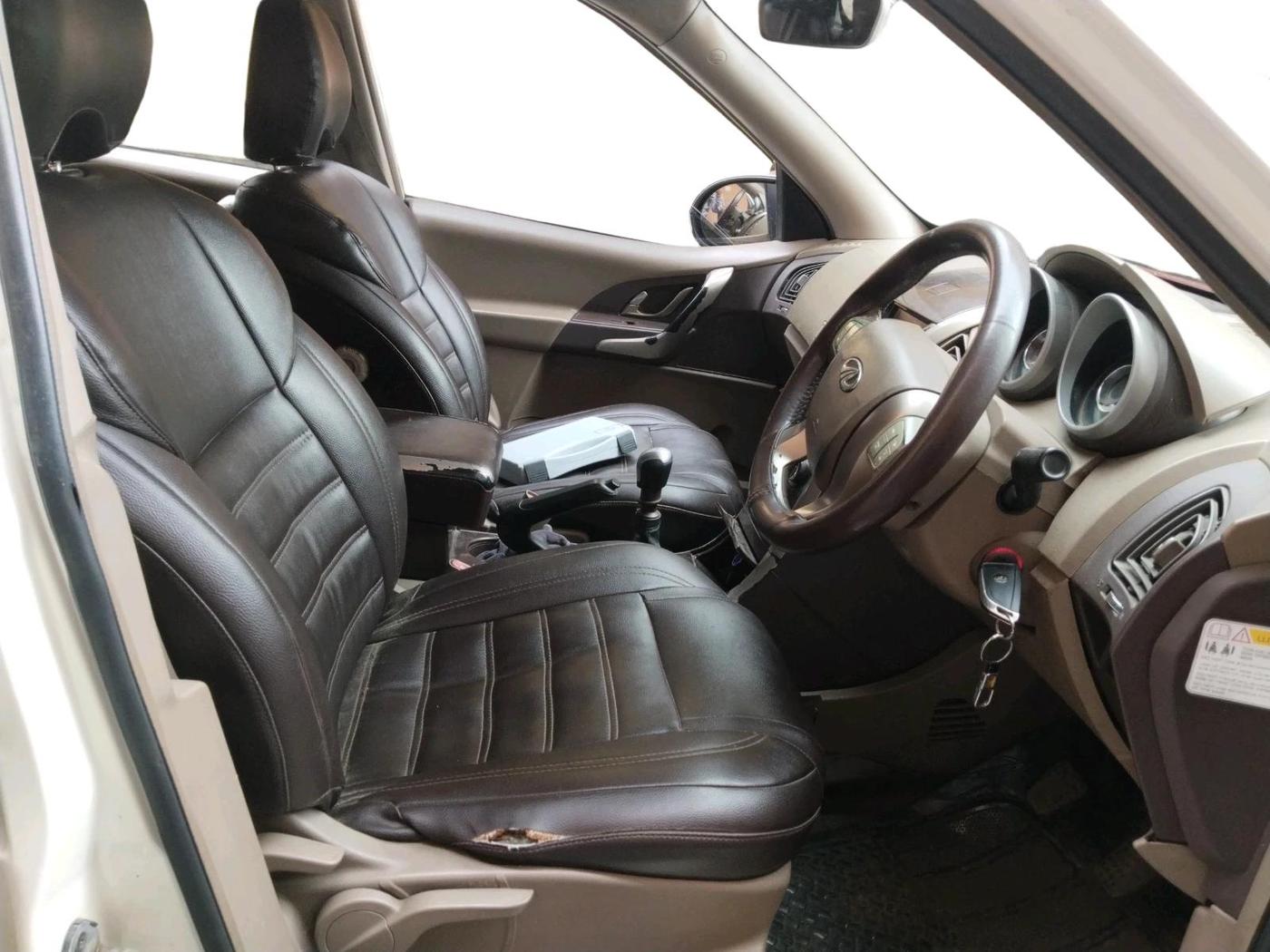 2012 Mahindra XUV500 W8, Diesel, Manual, 1,04,732 km, interior