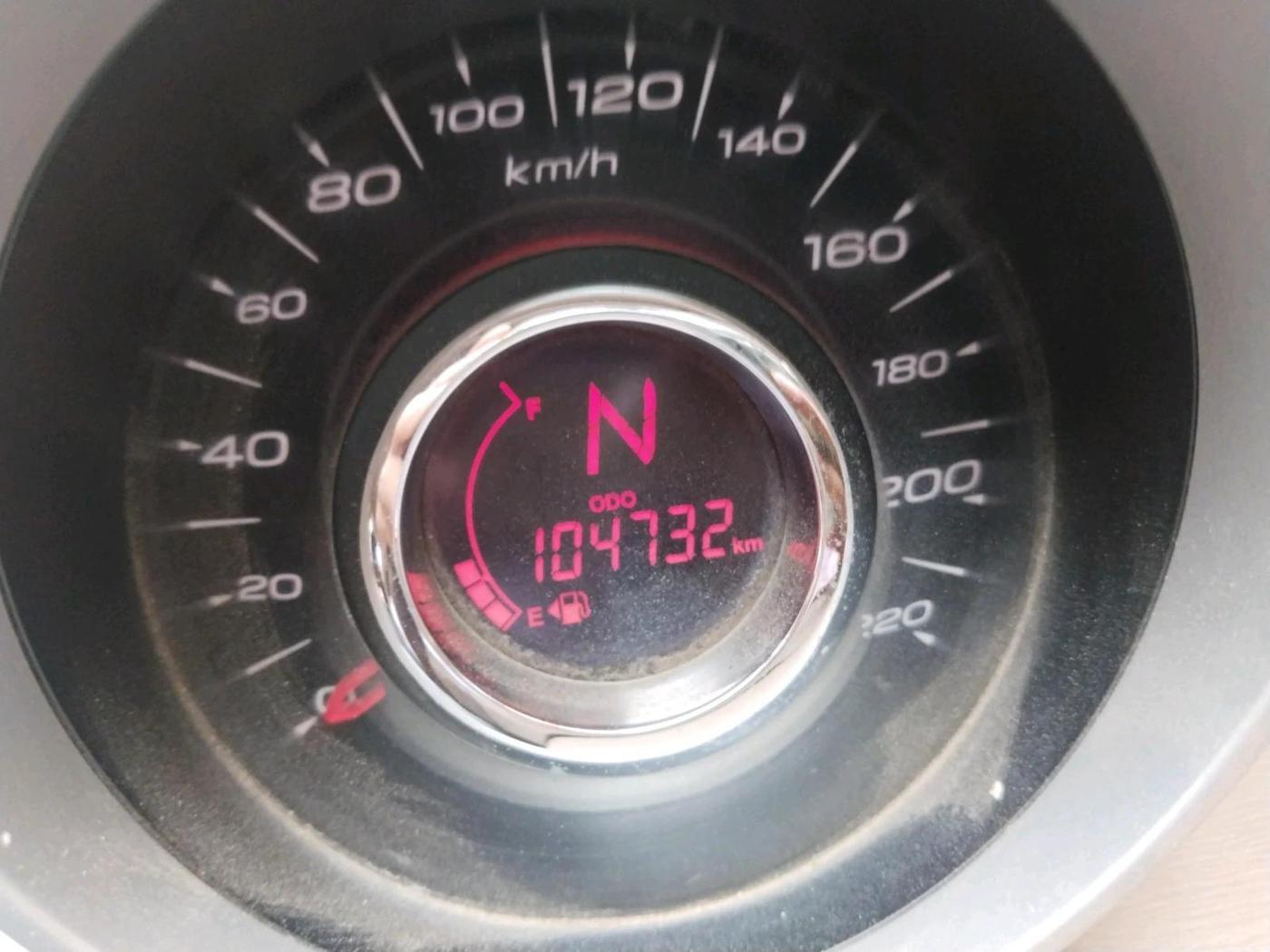2012 Mahindra XUV500 W8, Diesel, Manual, 1,04,732 km, interior
