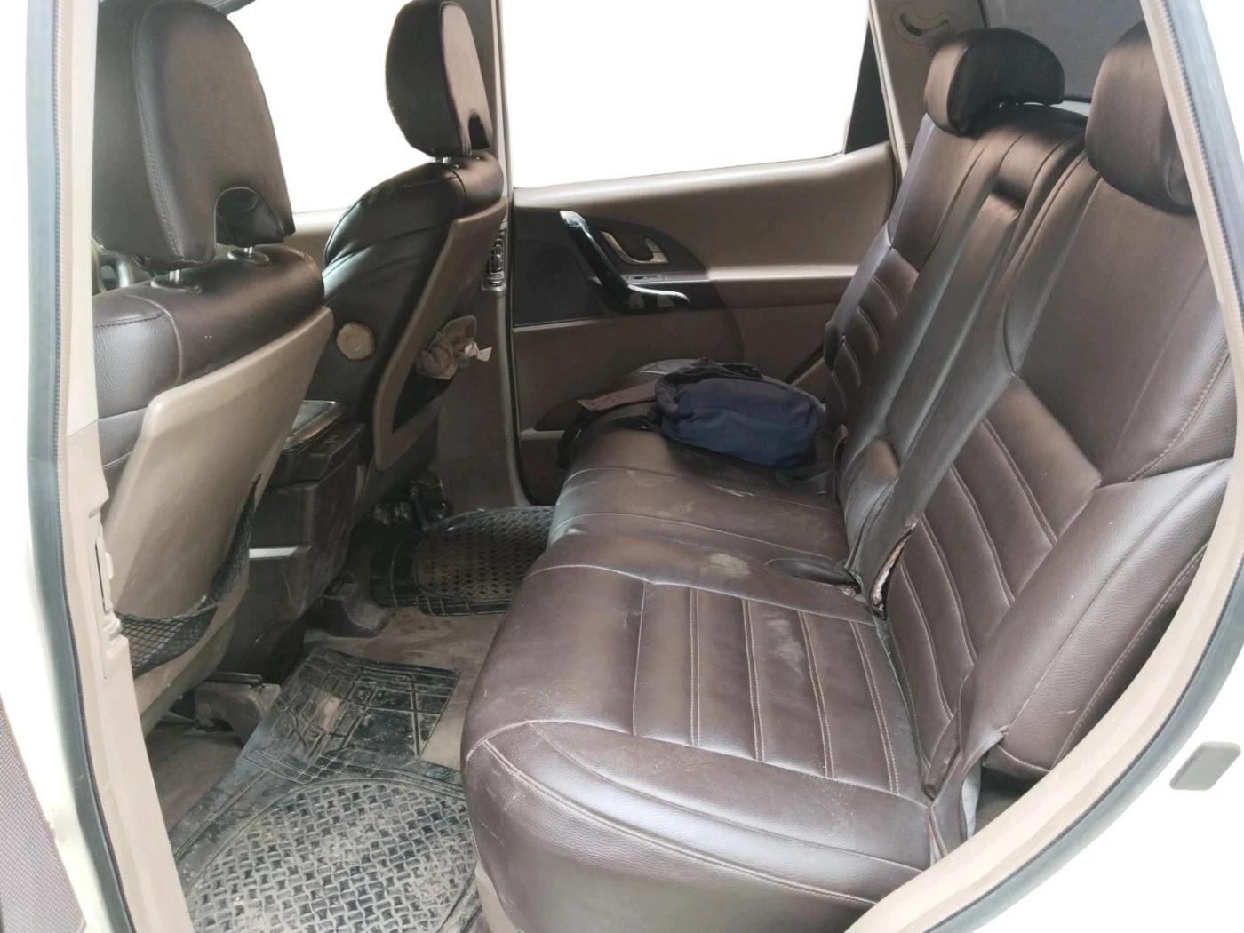 2012 Mahindra XUV500 W8, Diesel, Manual, 1,04,732 km, interior