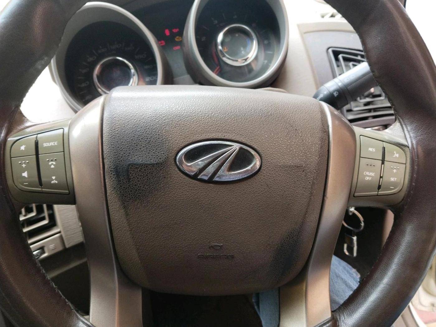 2012 Mahindra XUV500 W8, Diesel, Manual, 1,04,732 km, interior