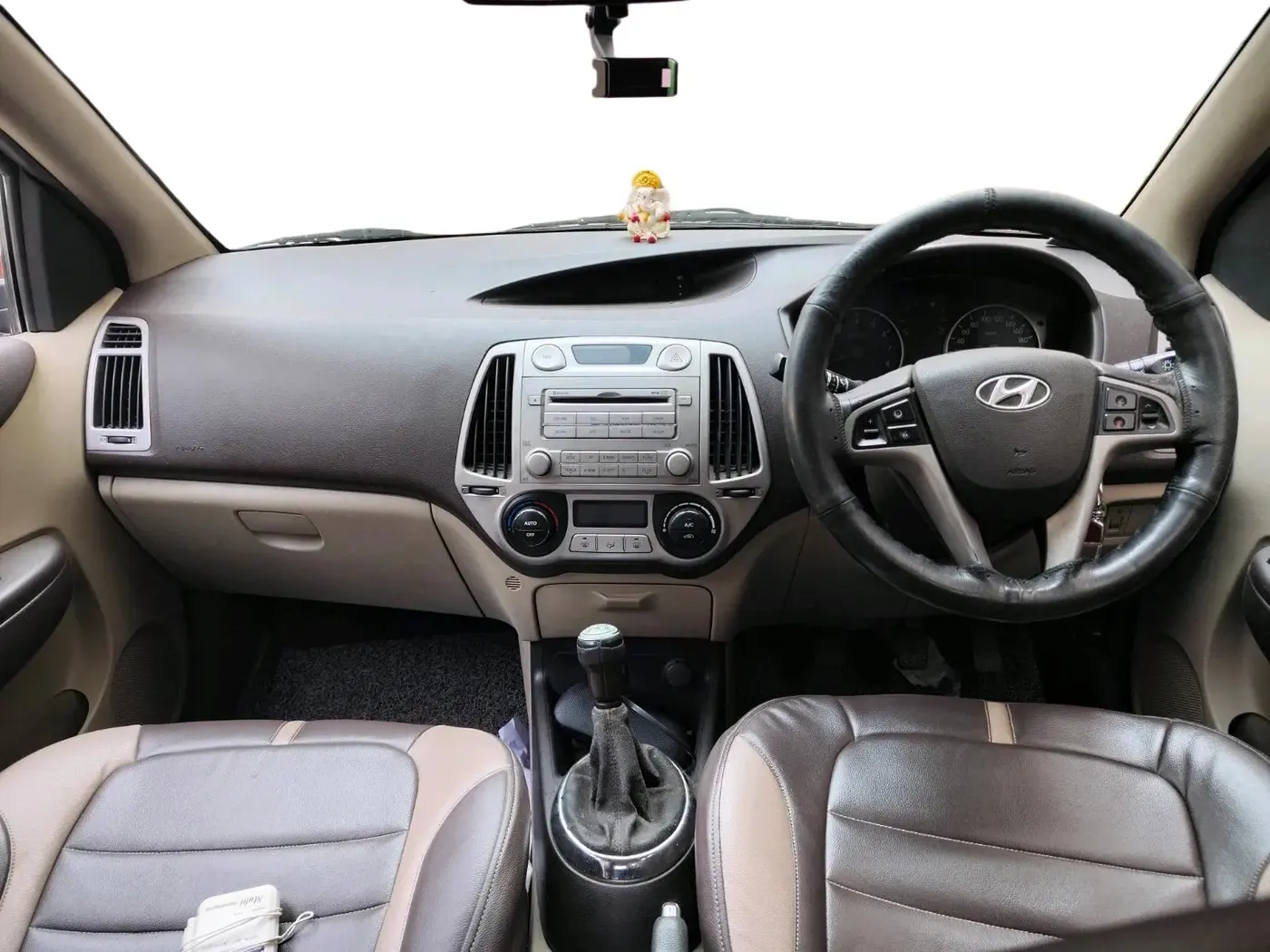 2011 Hyundai i20 ASTA 1.2, Petrol, Manual, 1,06,113 km, interior