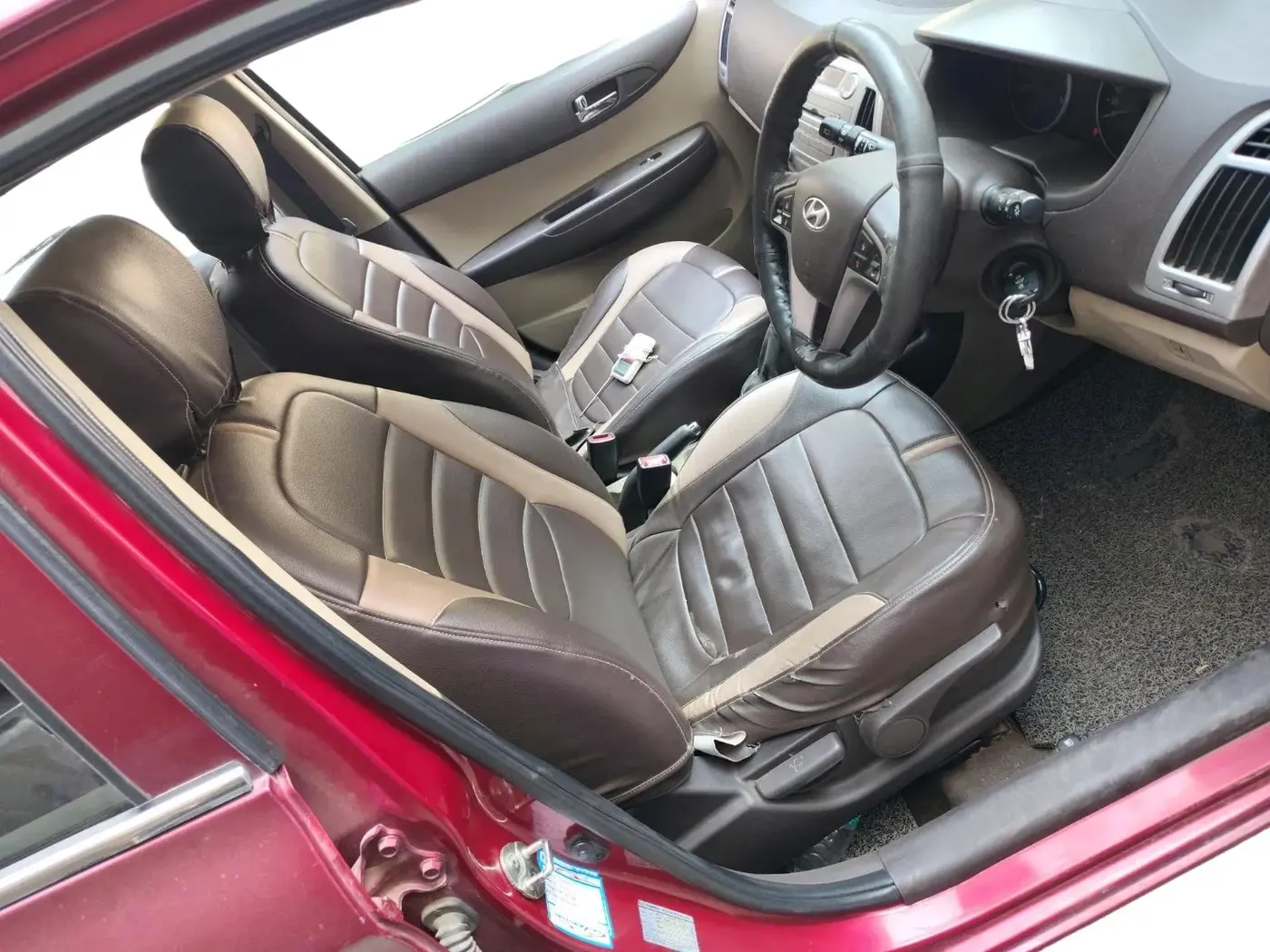 2011 Hyundai i20 ASTA 1.2, Petrol, Manual, 1,06,113 km, interior