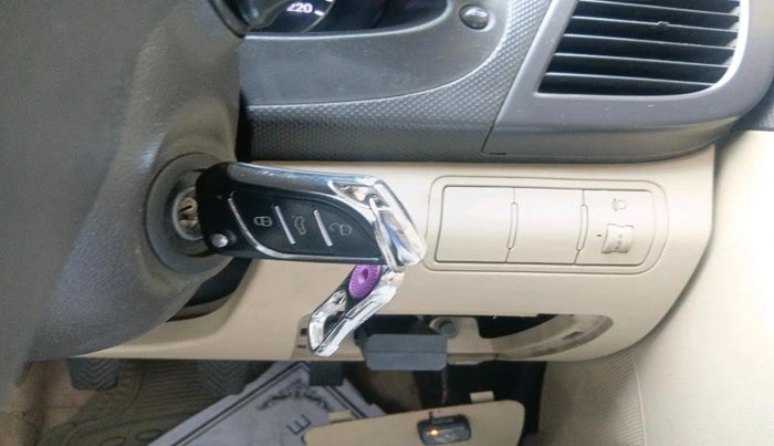 2011 Hyundai Verna FLUIDIC 1.6 VTVT EX, CNG, Manual, 93,485 km, interior